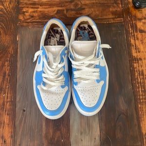 Nike Air, women sz 8, pics are accurate reflection of condition!